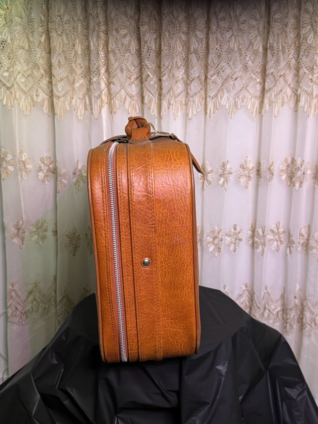 Vintage World Traveler English Style Leather Case Carry On Luggage Suitcase EUC