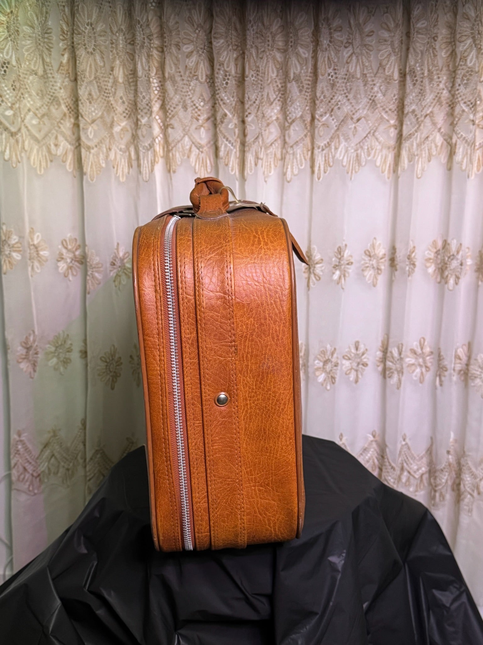 Vintage World Traveler English Style Leather Case Carry On Luggage Suitcase EUC