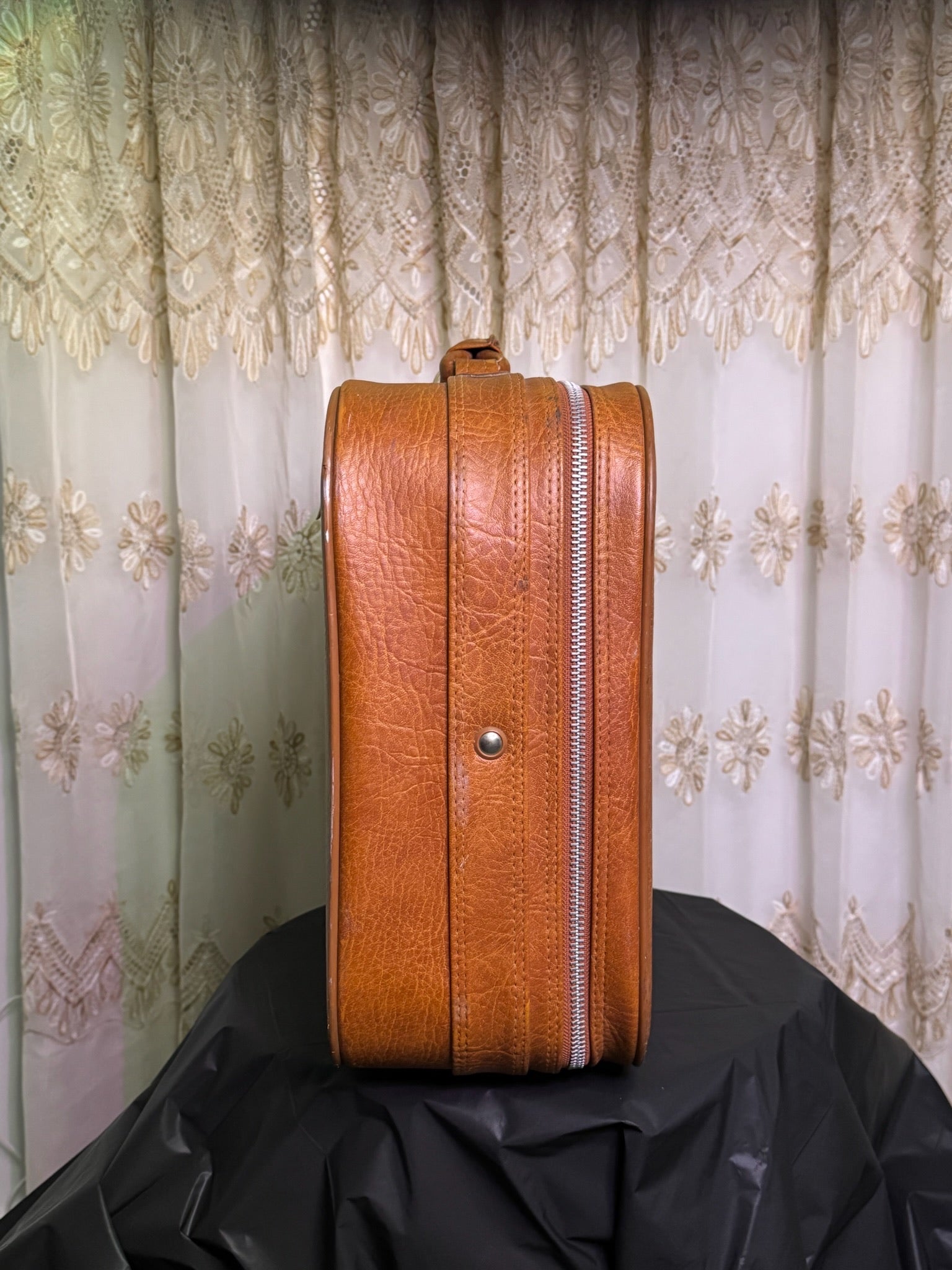 Vintage World Traveler English Style Leather Case Carry On Luggage Suitcase EUC