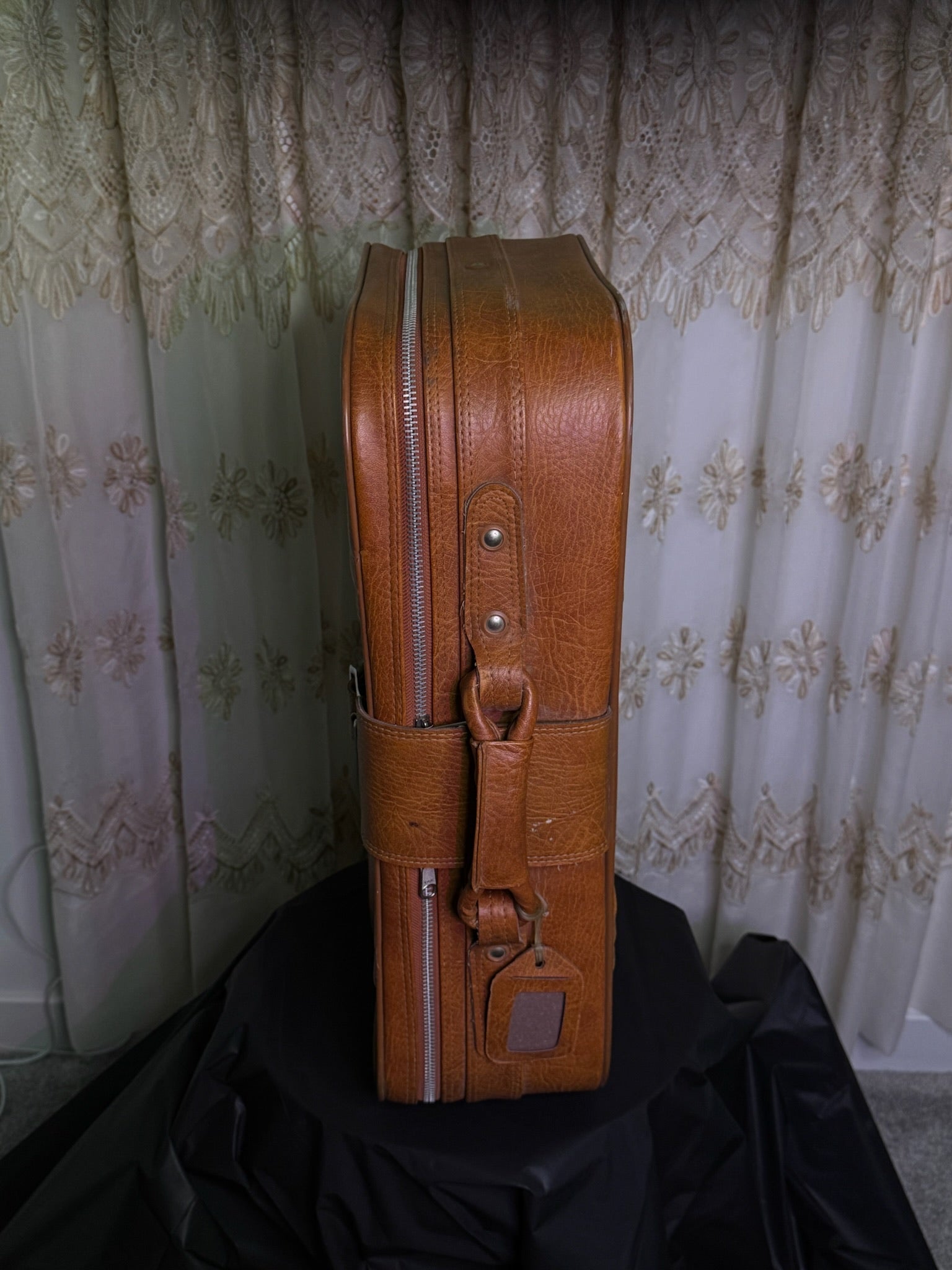 Vintage World Traveler English Style Leather Case Carry On Luggage Suitcase EUC