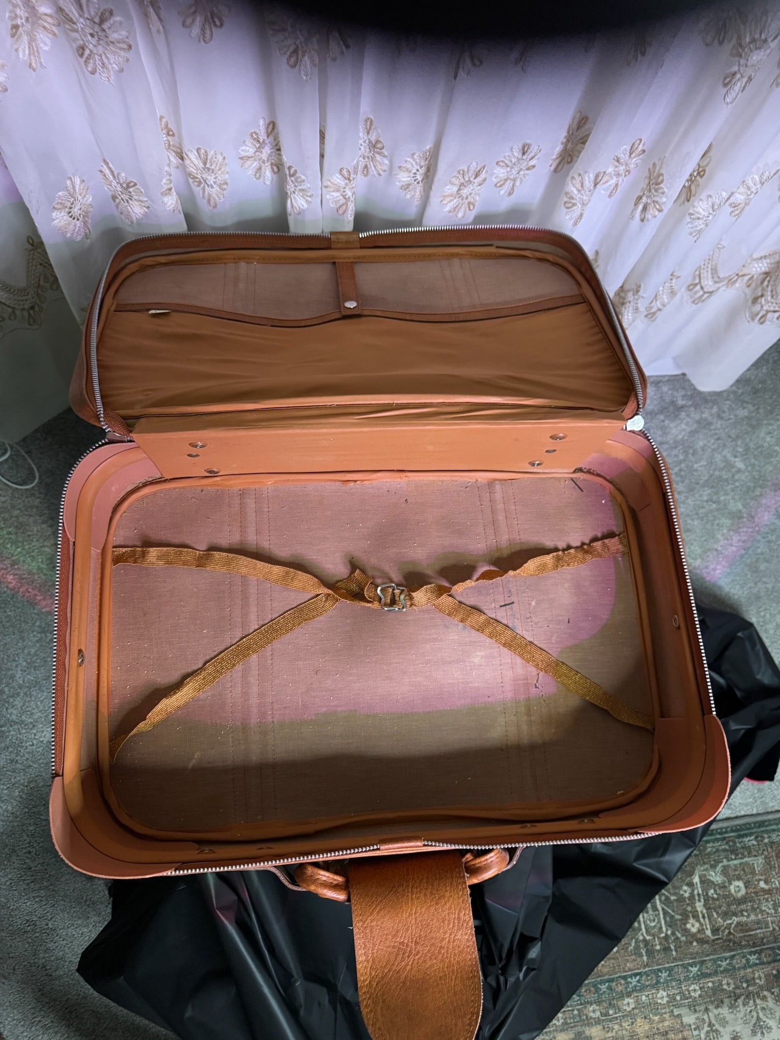 Vintage World Traveler English Style Leather Case Carry On Luggage Suitcase EUC
